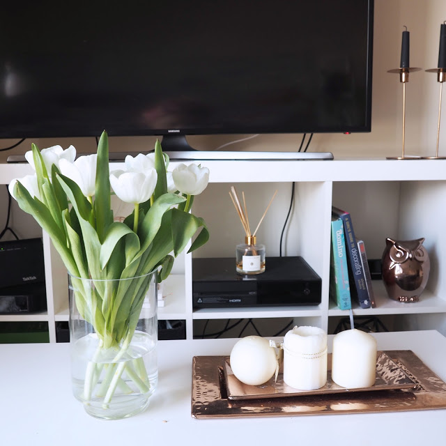 white tulips white tulips