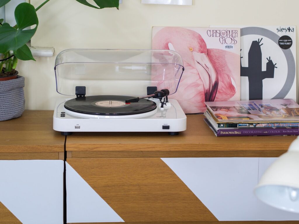 lenco L-85 modern turntable lenco L-85 modern turntable