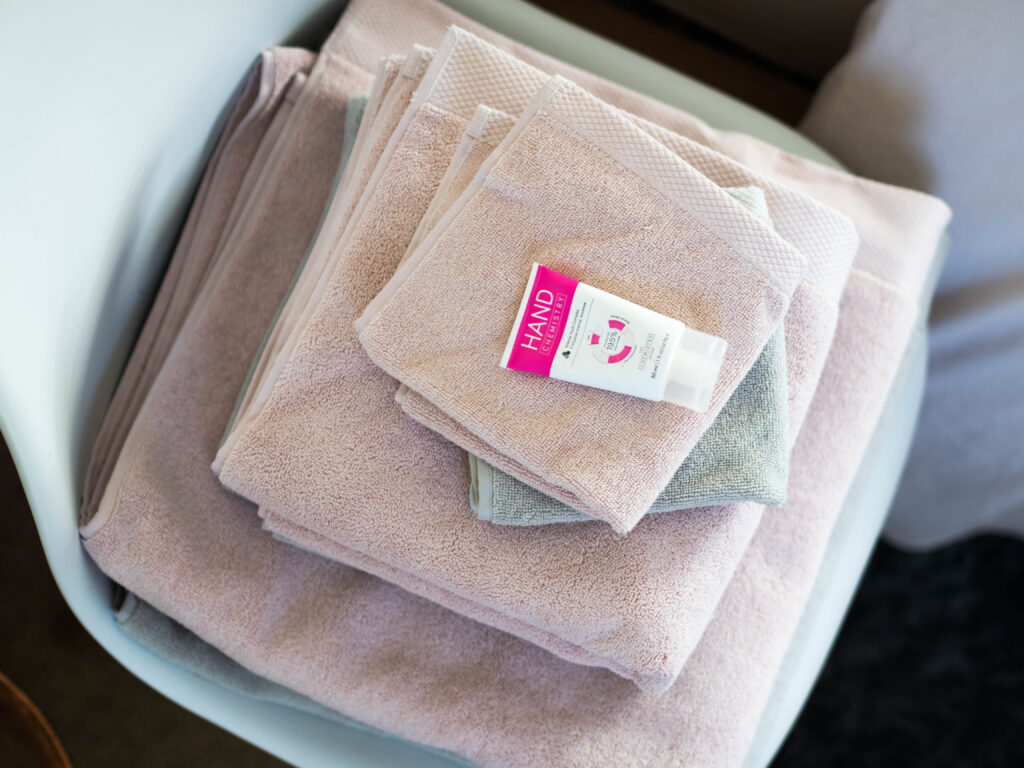 Christy Luxe Towels Pearl and french Grey