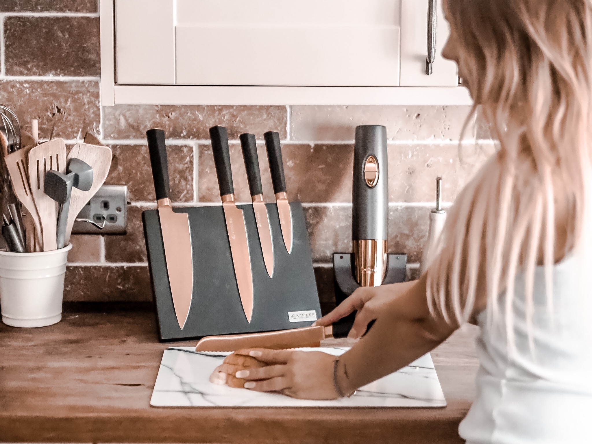 gold knife set