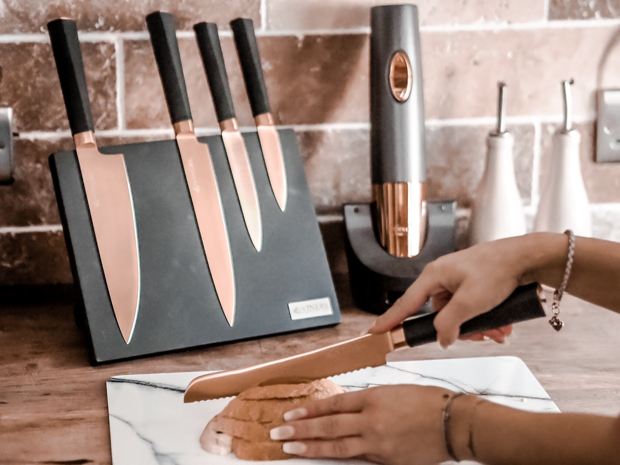 gold knife set